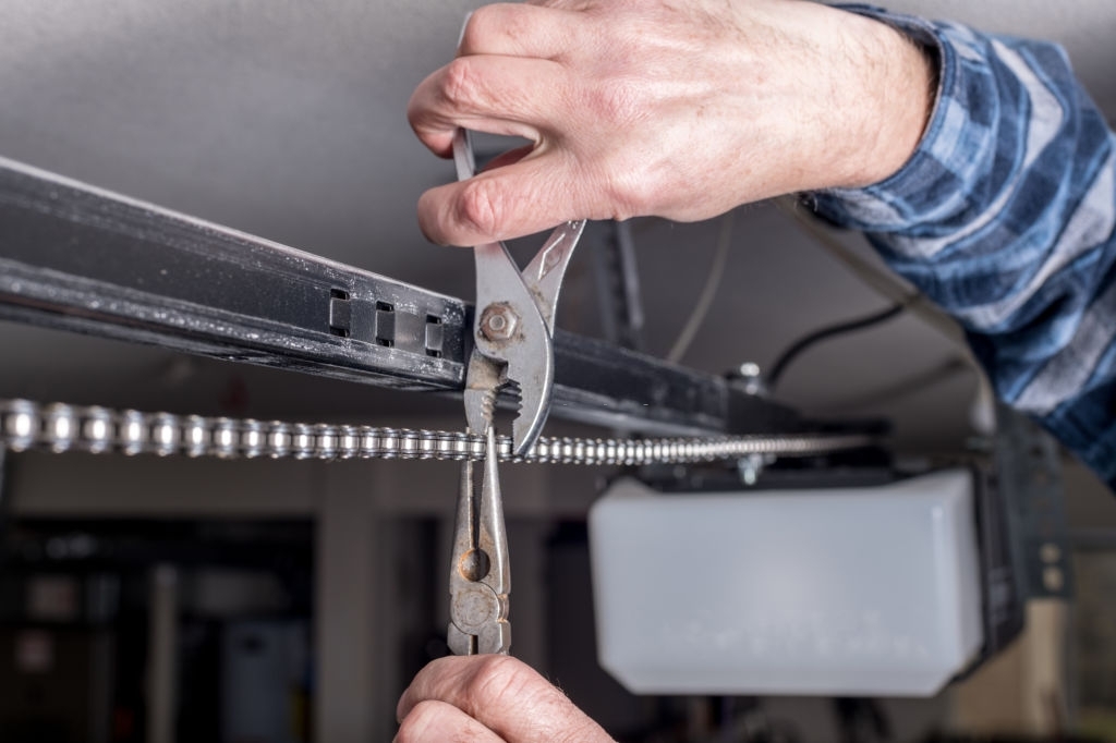 Door chain repair